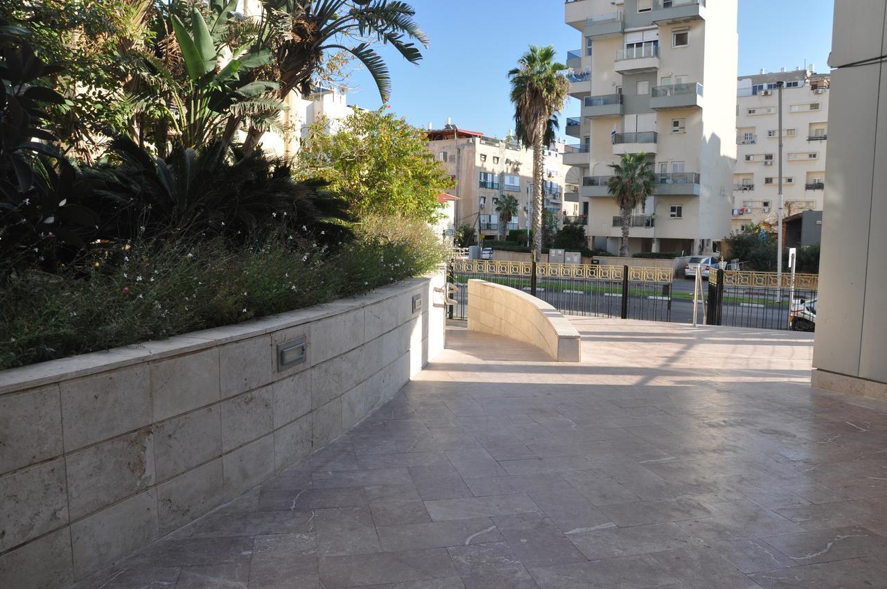 Sky Home Luxury Apartment With Sea View Bat Yam Exterior foto