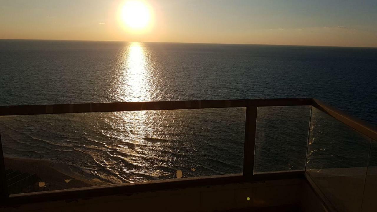 Sky Home Luxury Apartment With Sea View Bat Yam Exterior foto