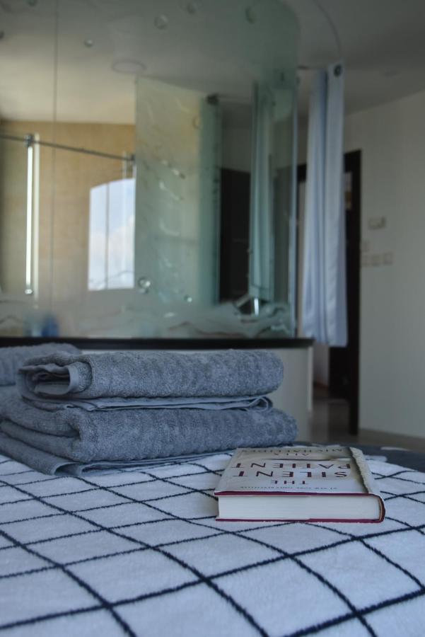 Sky Home Luxury Apartment With Sea View Bat Yam Exterior foto