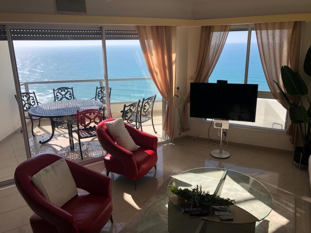 Sky Home Luxury Apartment With Sea View Bat Yam Exterior foto
