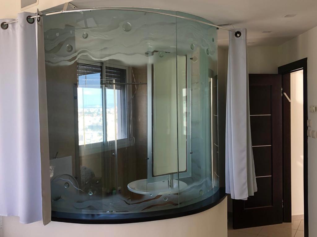 Sky Home Luxury Apartment With Sea View Bat Yam Exterior foto